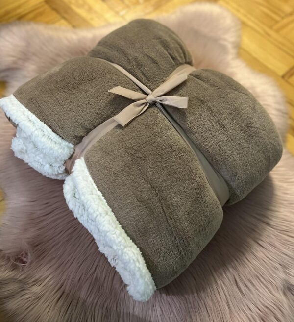 Ќебе со крзно 150*200